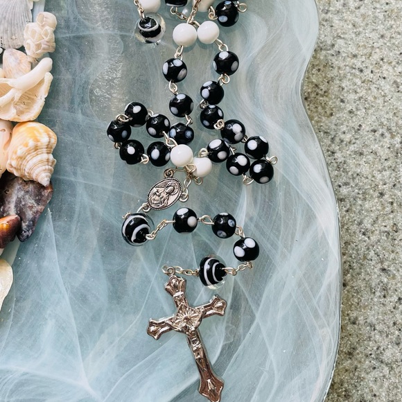 Rosary Heirloom hand turned black white & silver First Communion orConfirmation - Picture 12 of 12